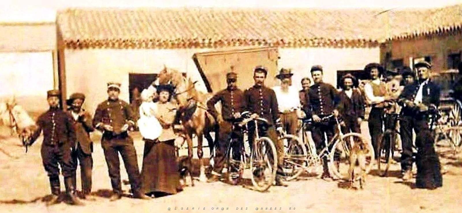 2226- M'Sila - Caravanserail - Administration2 - 1905 - Lundi de Paques .jpg